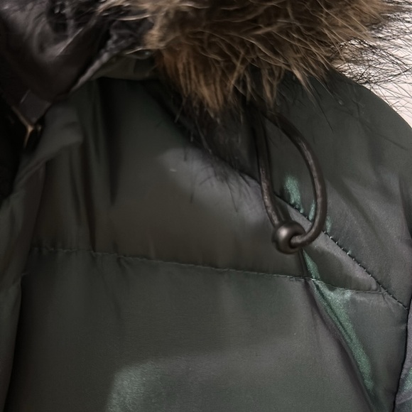 Guess faux fur hooded puffer bomber - Picture 7 of 7